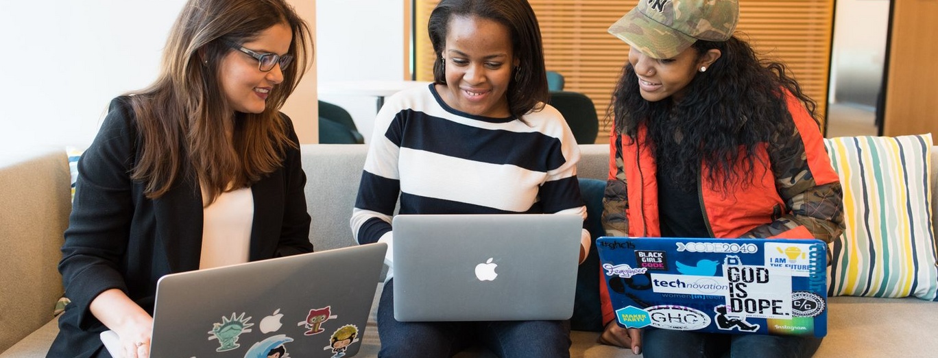 Girls rule! Feel the girl power in hackathons